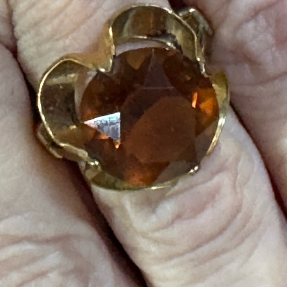Elegant Gold and Brown Gemstone Ring